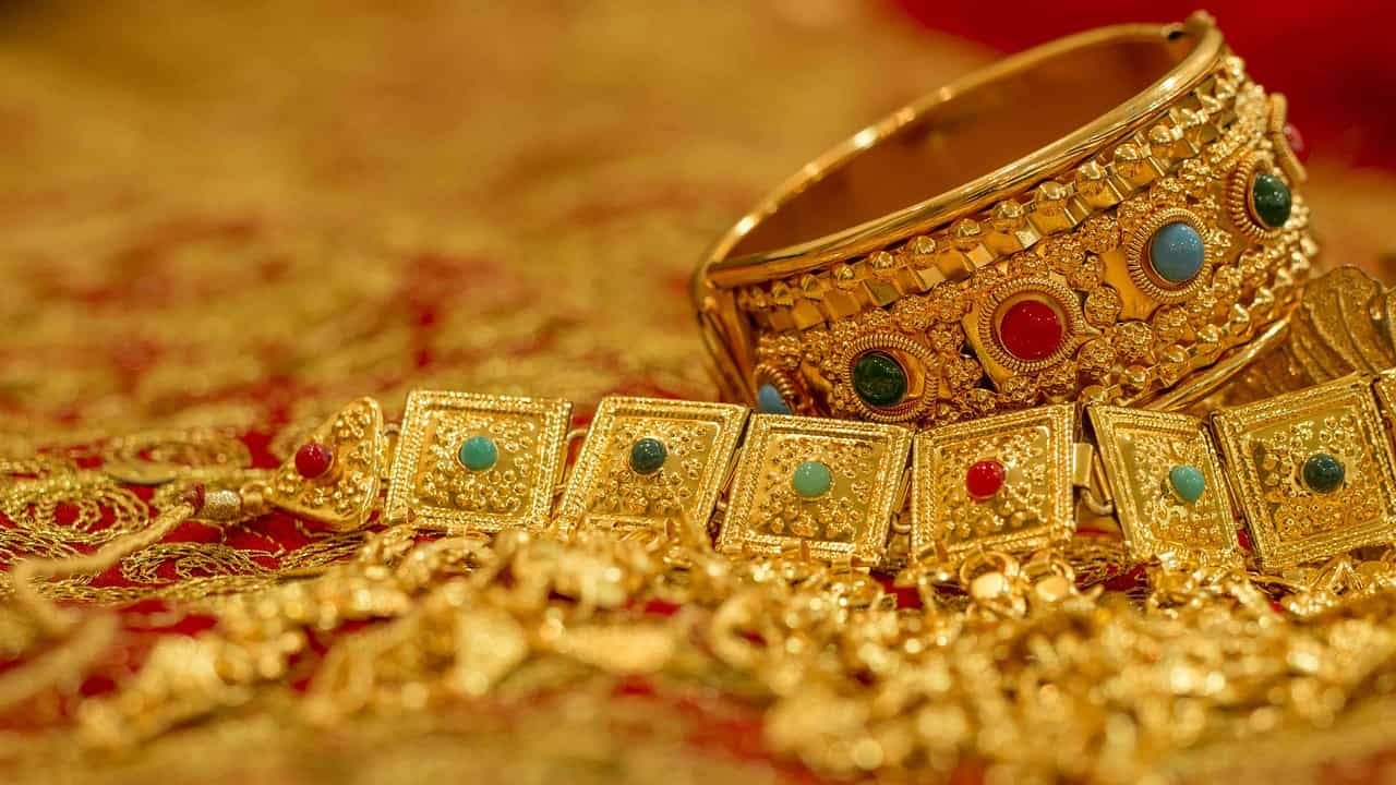 Finance Ministry urges RBI to exclude small borrowers from new gold loan norms