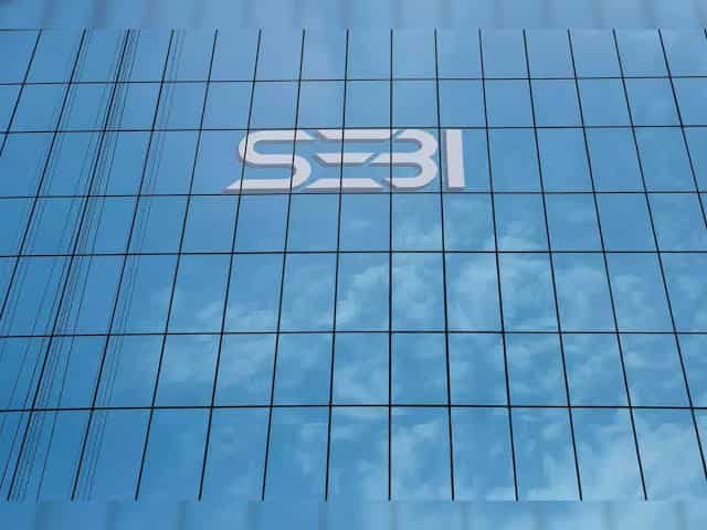 Insider Trading Detected: SEBI takes strict action against 5 top executives named in IndusInd Bank case