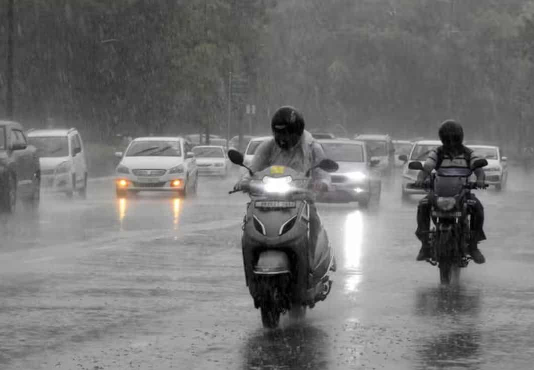 Karnataka gears up to tackle heavy rains, Dy CM Shivakumar directs deputy commissioners to take action
