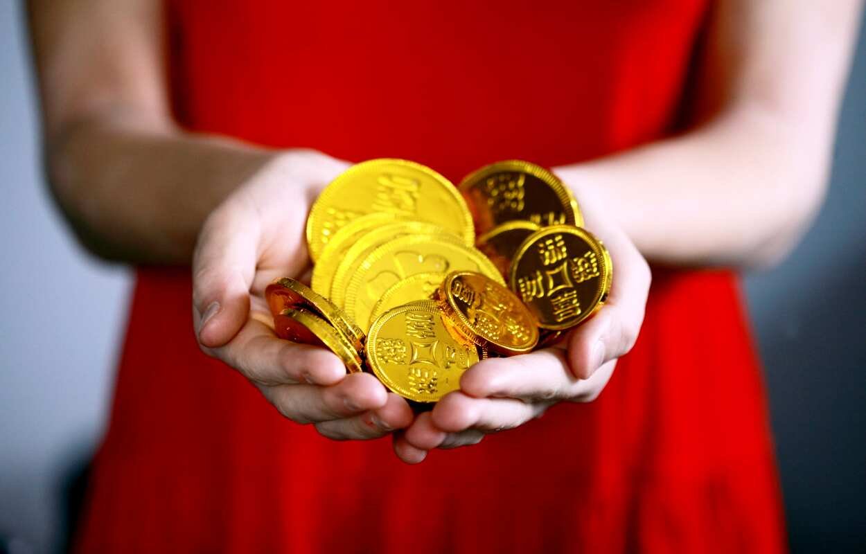 Physical Gold vs Top Gold ETF Calculations: Which has given higher return on Rs 2,00,000 one-time investment in 3 years?