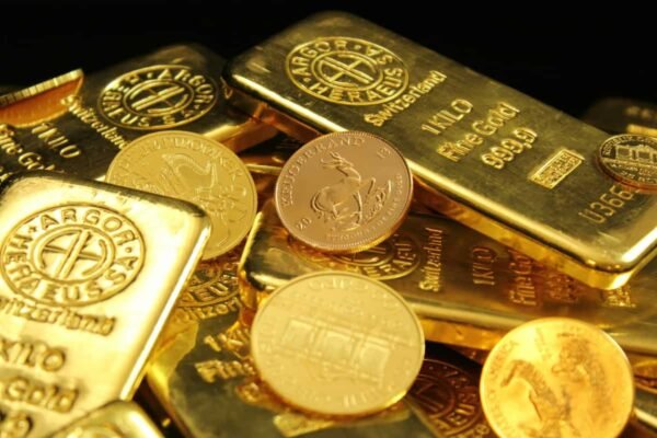 Physical Gold vs Top Gold Mutual Fund: Which has given higher return on Rs 10 lakh investment in 1 year?