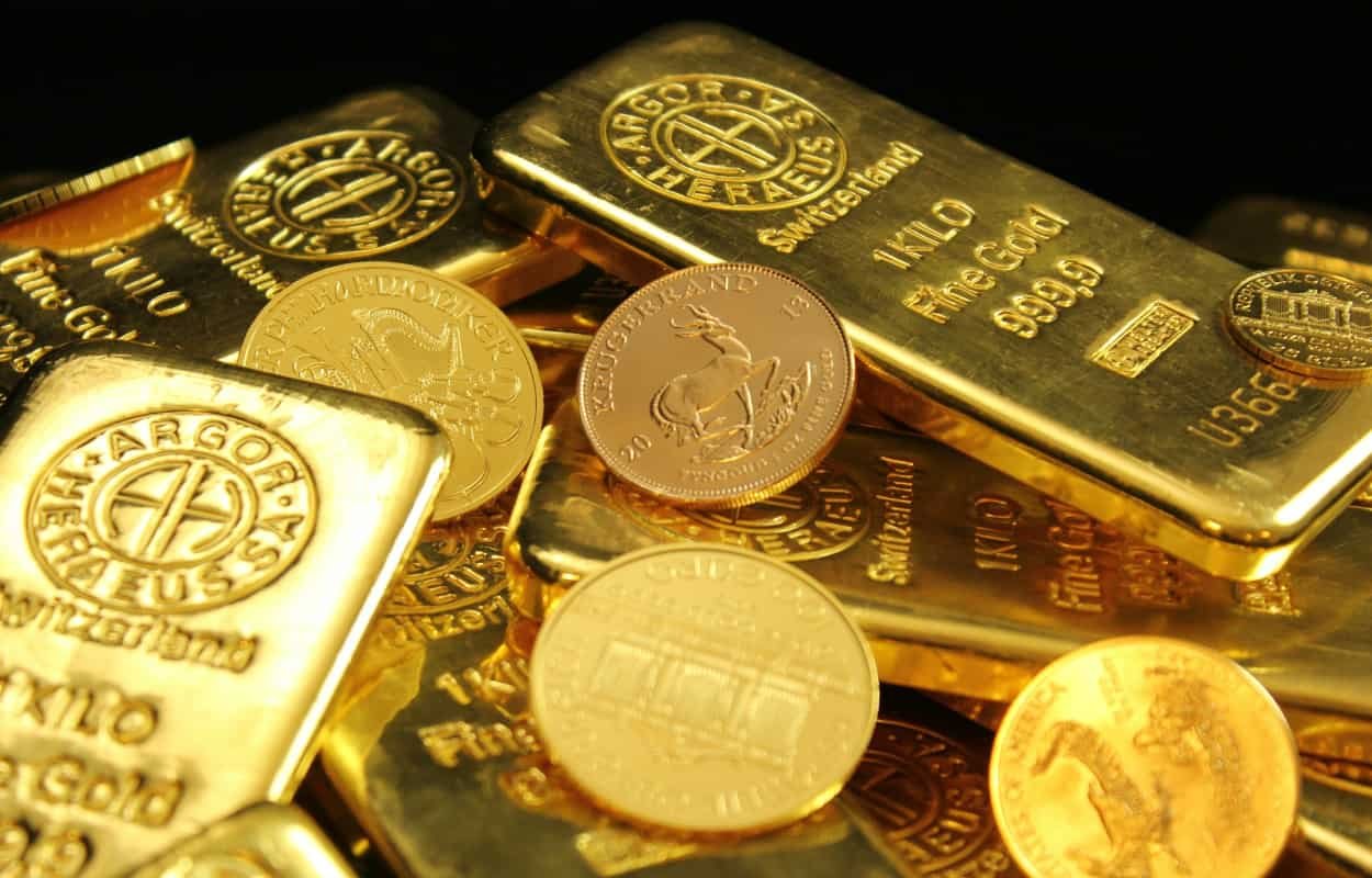 Physical Gold vs Top Gold Mutual Fund: Which has given higher return on Rs 10 lakh investment in 1 year?