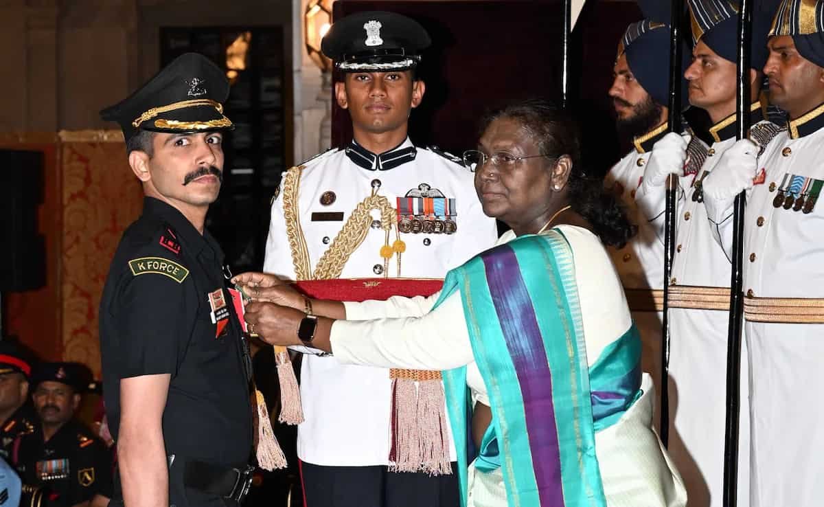 President Droupadi Murmu awards 6 Kirti Chakras and 33 Shaurya Chakras to brave personnel