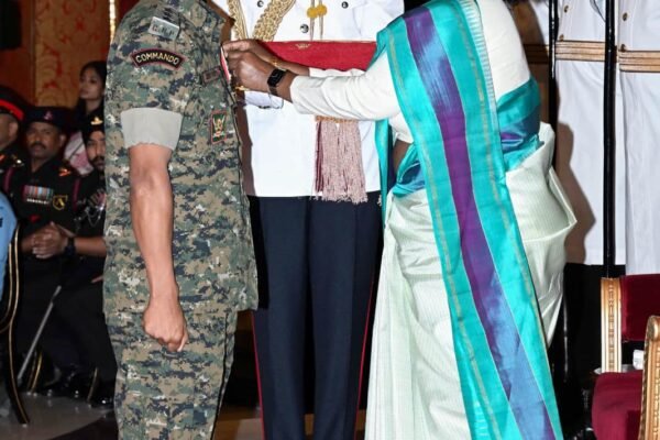 President Droupadi Murmu confers gallantry awards to 39 bravehearts