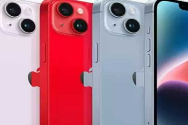 Trump Threatens Apple: US President warns American tech giant to pay 25% tariffs for iPhones made outside country; mentions India in message