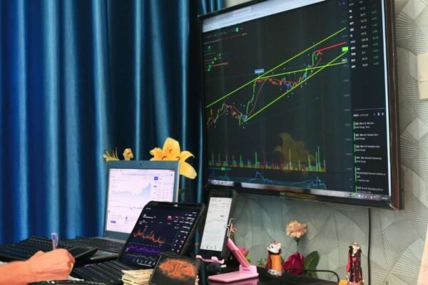 5 Stocks to buy for long term: Analysts recommend largecap, midcap scrips; Inox Wind, L&T on the list