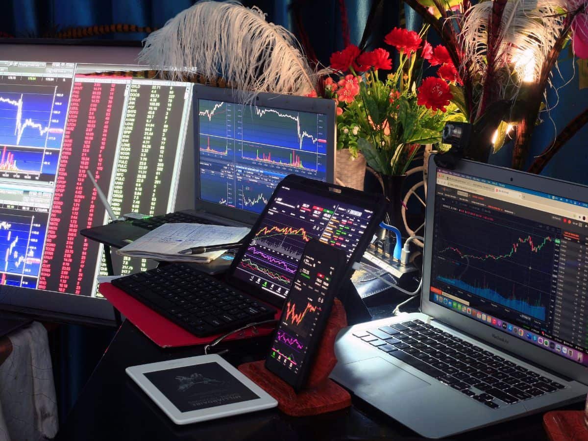 9 Stocks To Buy For Short Term: Analysts suggest buying 6 largecap, 2 midcap, 1 smallcap scrips for 2 weeks; Maruti Suzuki, SBI on the list