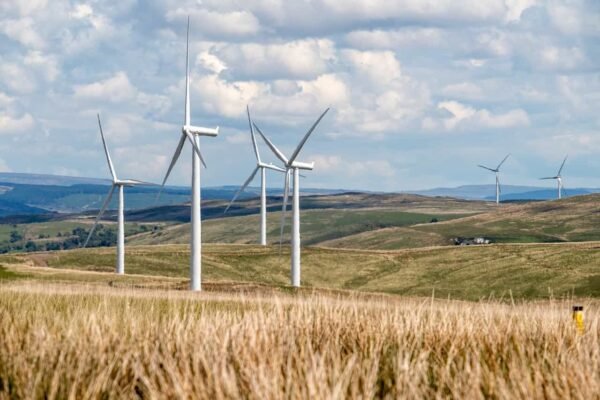 CRISIL Report: Rs 17.5 lakh crore investment in renewables, roads, and real estate by FY27
