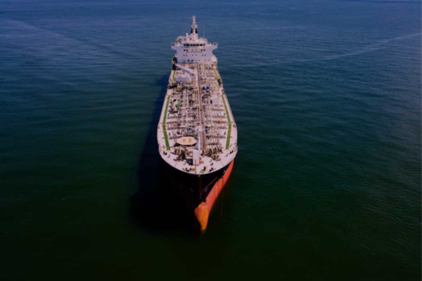 Crude oil holds  mark amid Middle East tensions; MCX crude futures cross Rs 6,300