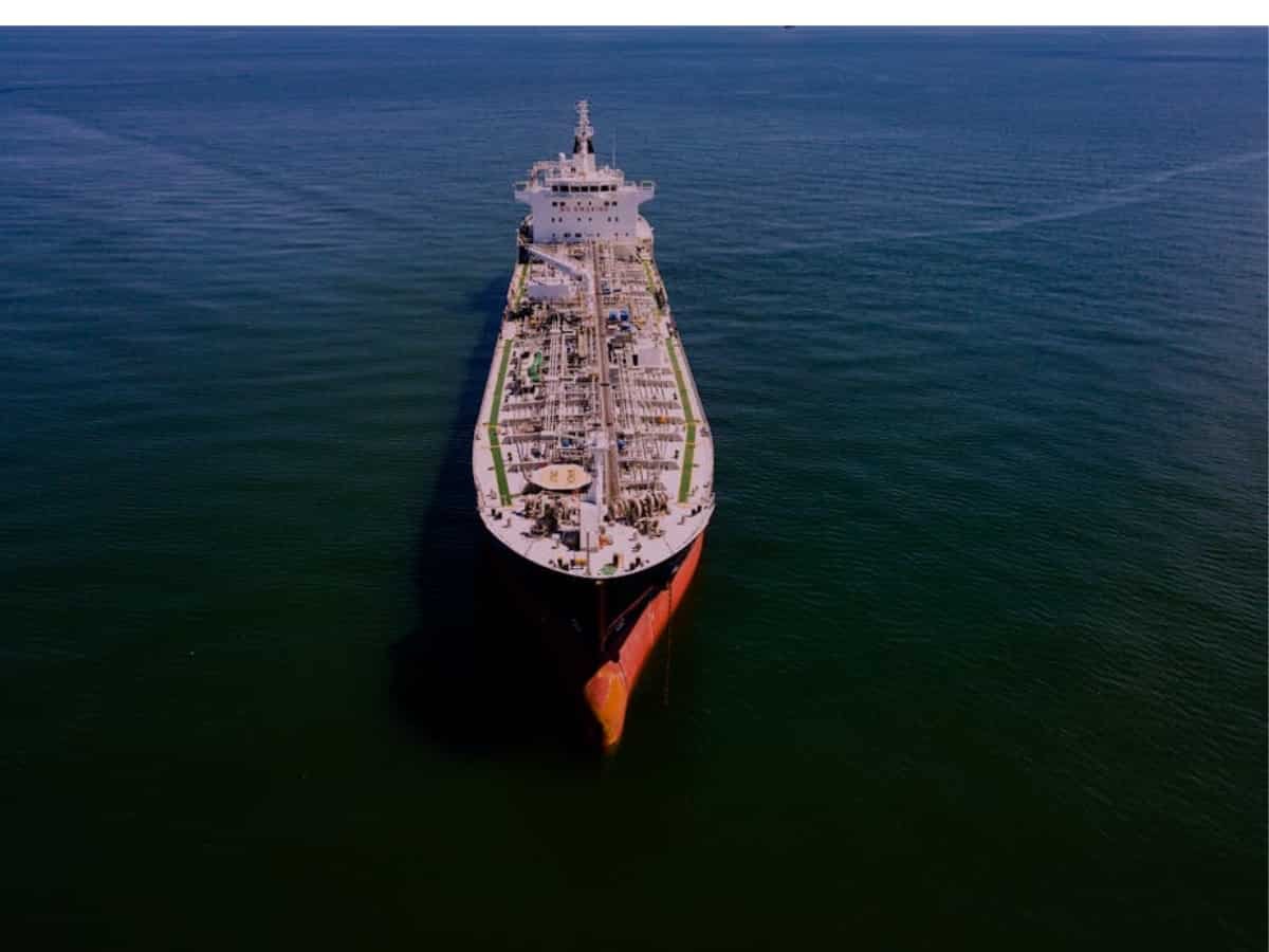 Crude oil holds  mark amid Middle East tensions; MCX crude futures cross Rs 6,300
