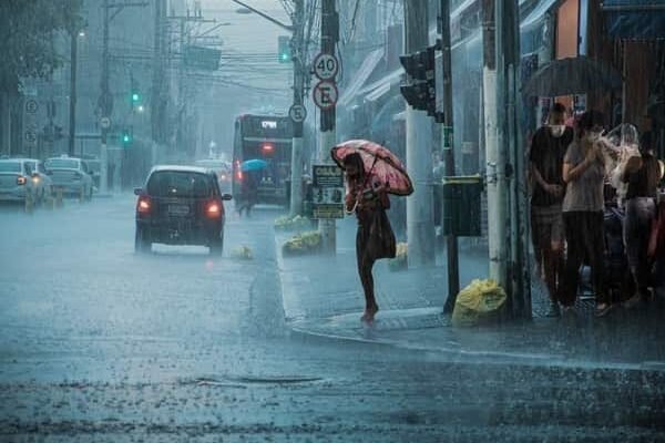 Heavy Rainfall Alert: IMD forecasts intense showers across several states