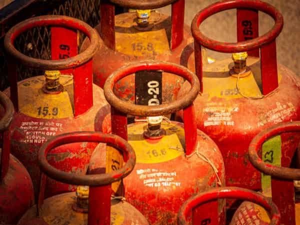 LPG Price Today: Commercial LPG cylinder becomes cheaper from June 1; check latest rates here