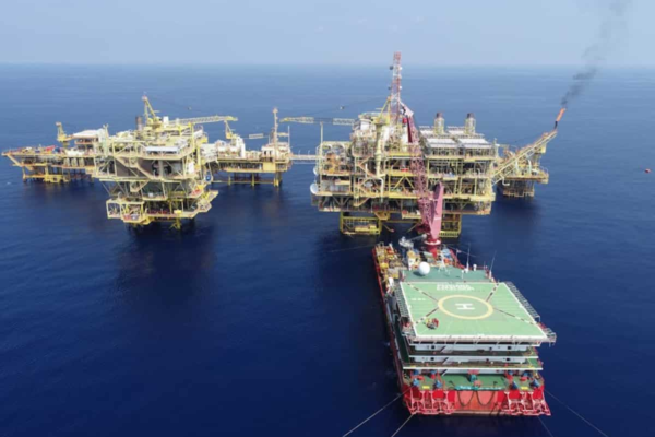 Oil prices plunge over 4% as Iran expresses desire for peace talks with Israel