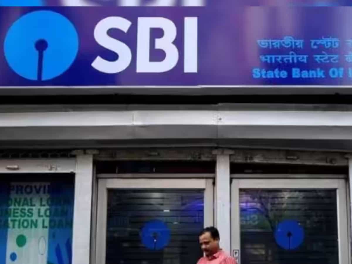 sbi shares trade flat as bank announces first ever share sale in 8 years via qip 25000 crore share price bse nse