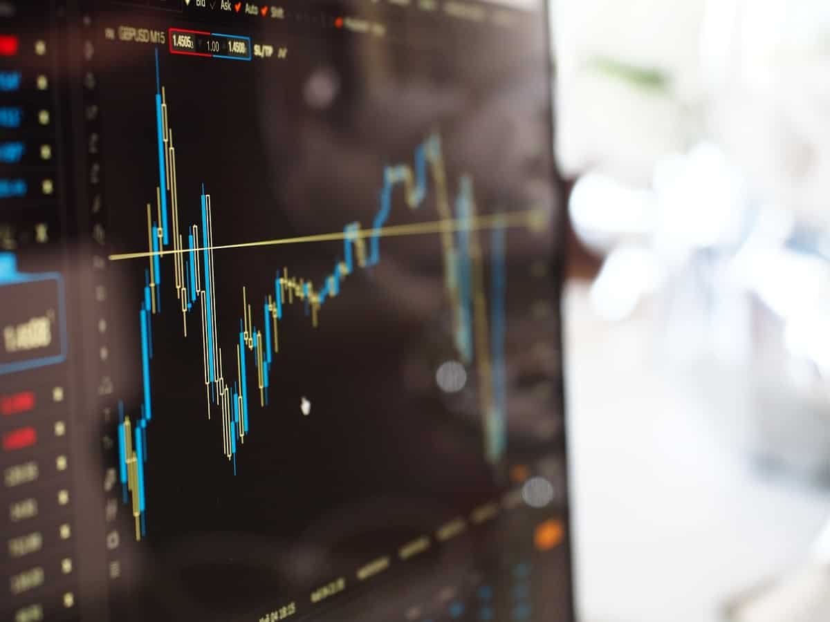 Final trade: Sensex and Nifty settle flat; PSB and metal stocks gain while FMCG and IT drag