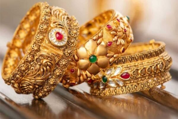 Gold and Silver Prices Today: Gold rise to Rs 98,600, silver gains to Rs 1,13,500; city-wise rates inside