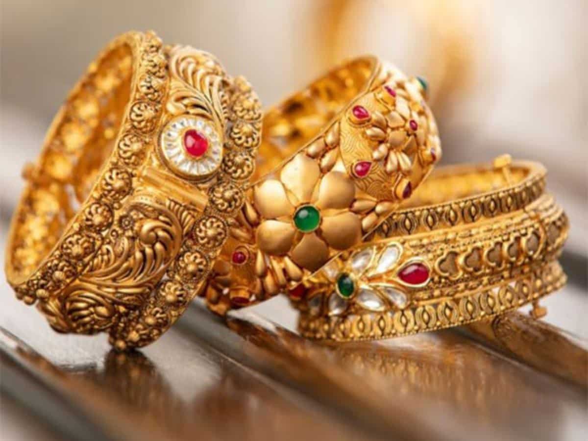 Gold and Silver Prices Today: Gold rise to Rs 98,600, silver gains to Rs 1,13,500; city-wise rates inside
