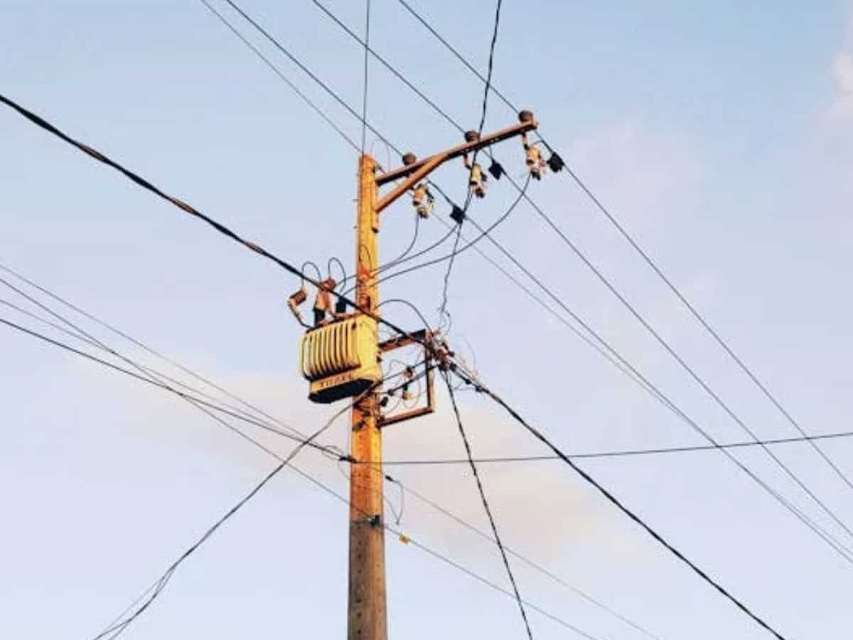 ‘High Volatility, High Margin’: SEBI chief says power generators, institutional investors set to benefit from electricity derivatives