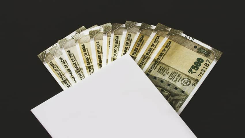 Investment Planning: How Rs 5 lakh one-time investment and 5% SIP step-up can add Rs 3.10 crore to your retirement fund