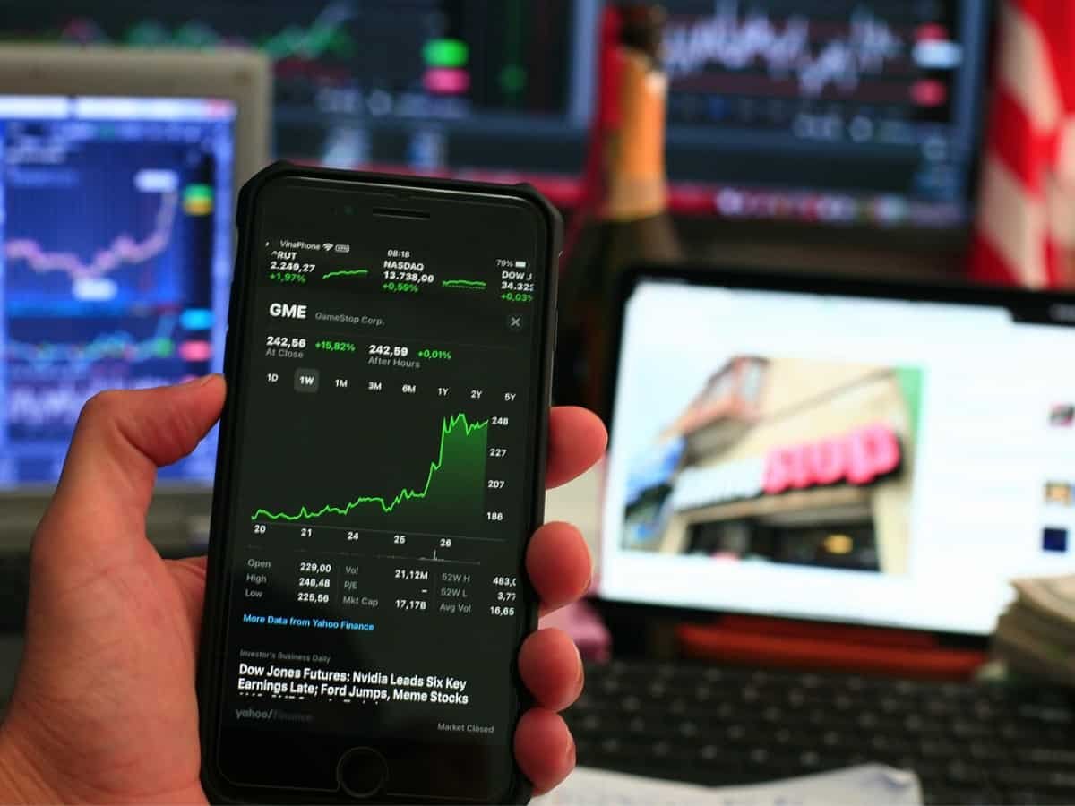Nifty slips below 25k: What analysts are advising for nifty and bank nifty trades this week