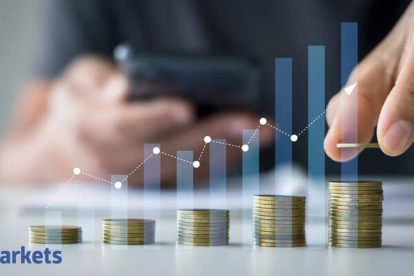 TCS, HCLTech among 10 stocks that have paid dividends over 40 times since 2011 – Payout Masters