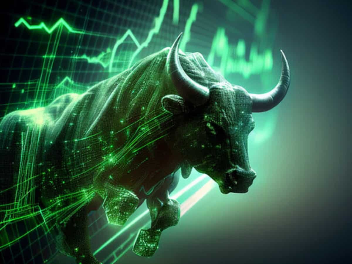 Top investor Dolly Khanna picks up 1.55% stake in this smallcap stock; also ups holding in Prakash Industries
