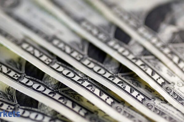 Dollar grinds higher with Fed in focus in run-up to Jackson Hole