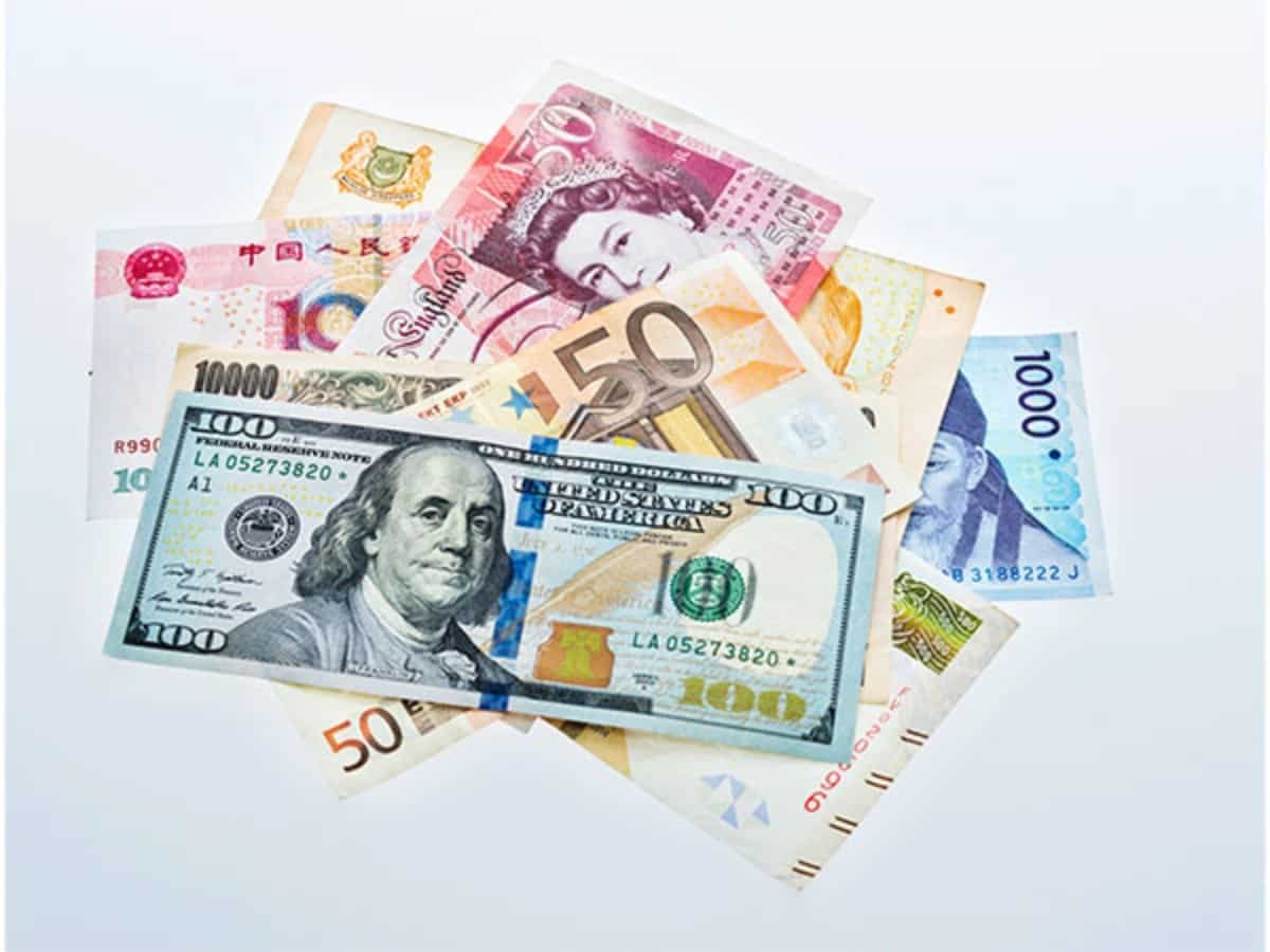 India’s Forex Reserves climb by 2.7 billion dollar reach 698.19 billion dollar RBI data