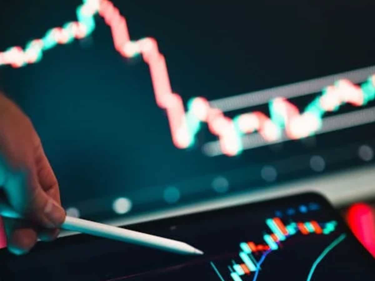 Sensex, Nifty50 extend losses to 3rd straight day; investors lose Rs 11 lakh crore