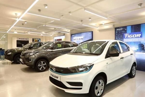 Tata Motors beats Street estimates with Rs 3,924 crore Q1 profit