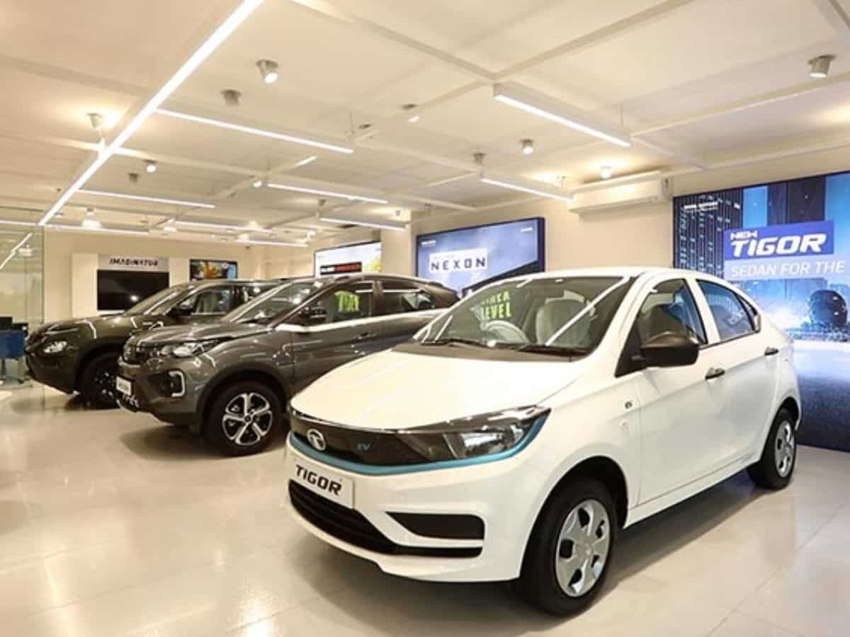 Tata Motors beats Street estimates with Rs 3,924 crore Q1 profit