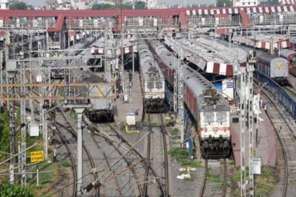 Travelling this Ganeshotsav? Railways to run record 380+ Ganpati Special trains—See complete list