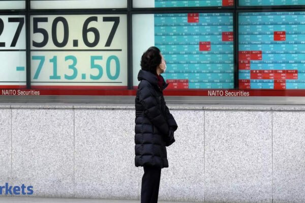 Asia stocks cautious as markets anticipate potential rate cut from US Fed