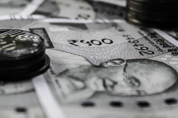 Rupee stronger at 87.82 vs dollar