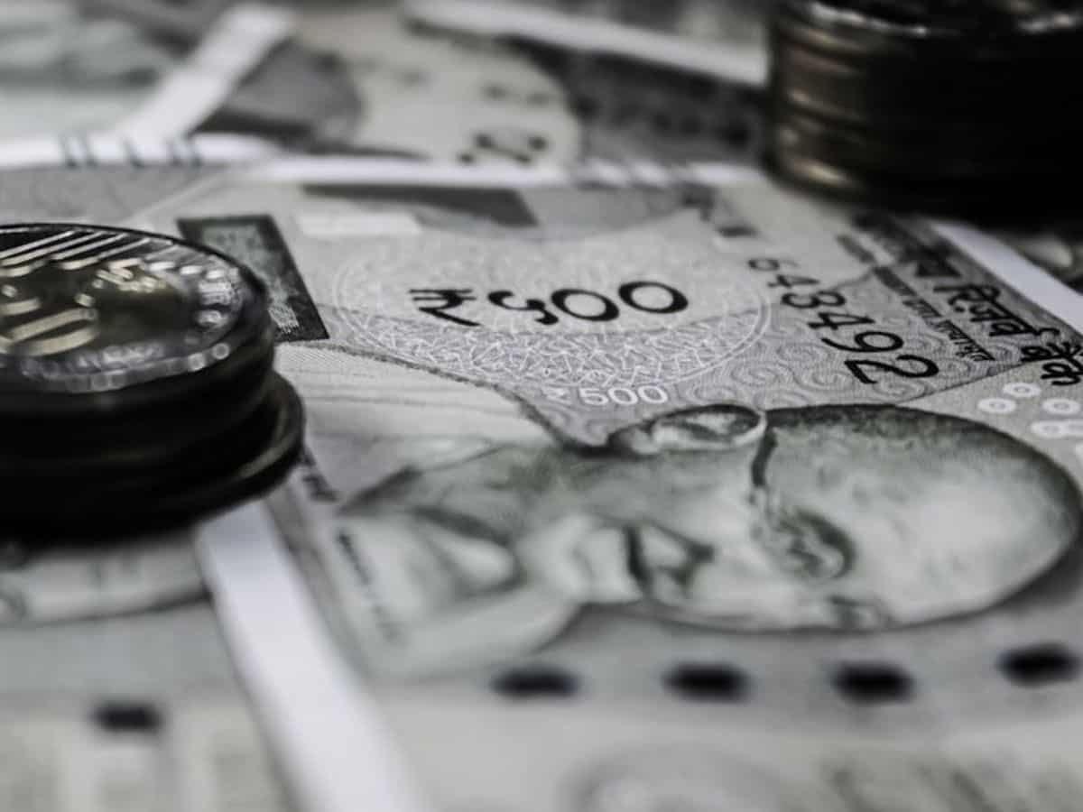 Rupee stronger at 87.82 vs dollar