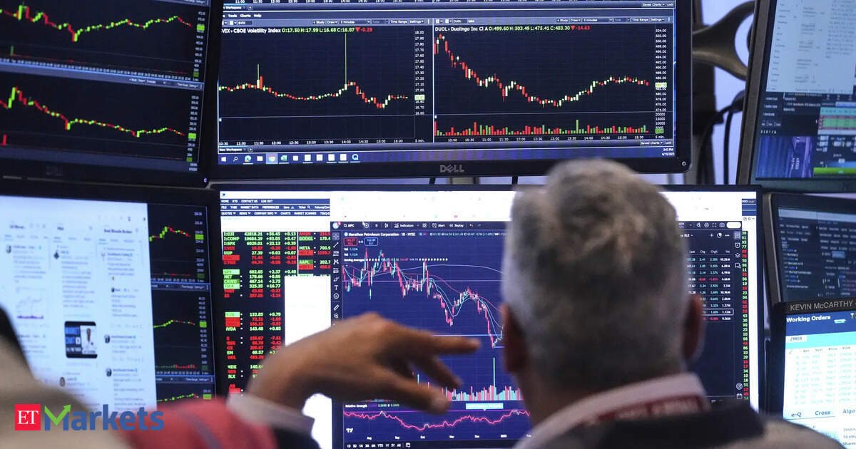 Asian shares, US futures rise on tech results, gold holds gain