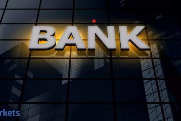 Banking stocks lead markets to four-month high ahead of Diwali