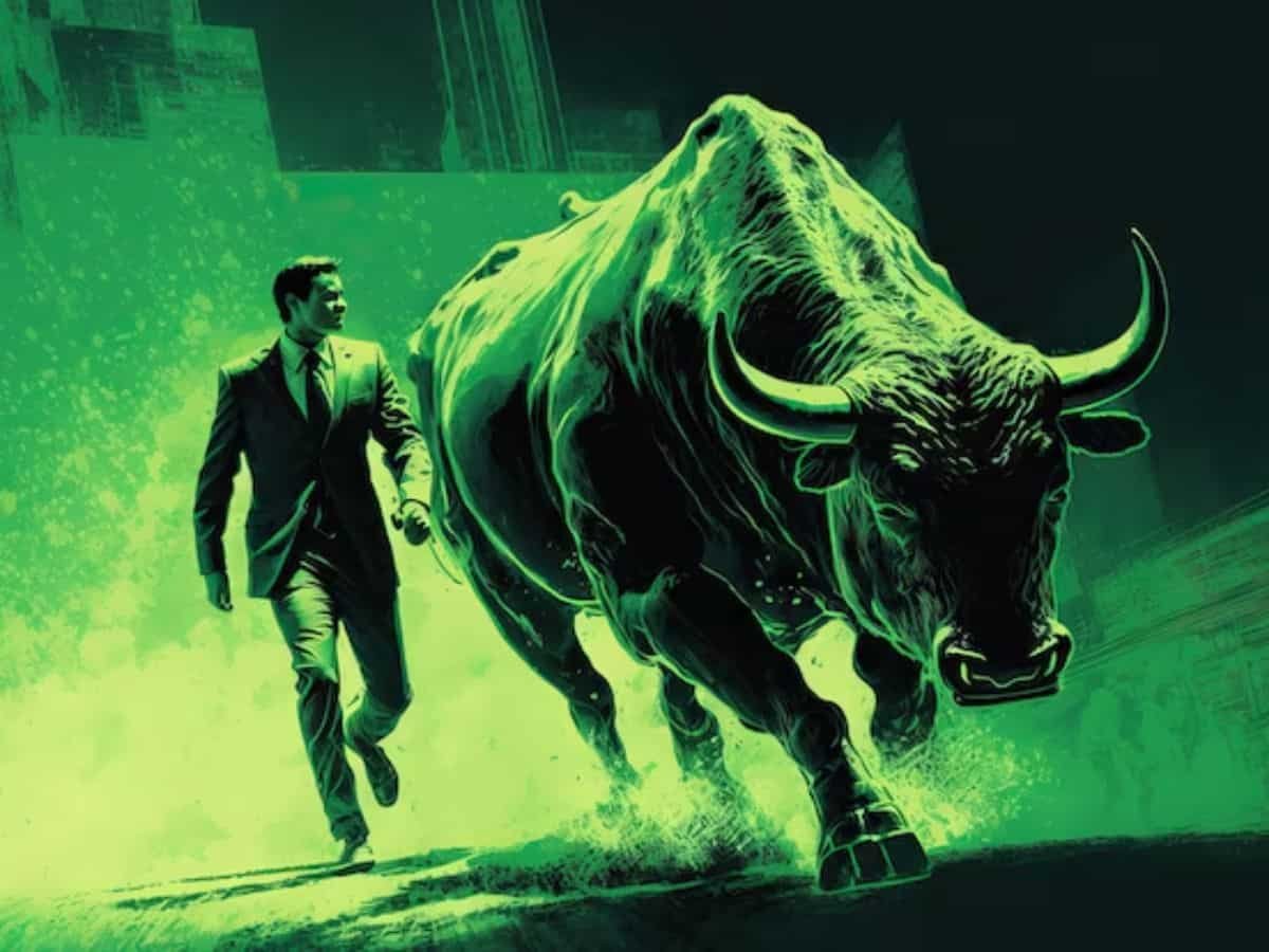 Closing Bell: Realty, power boost D-Street! Sensex jumps 300 points, Nifty ends above 25,250 on Friday high