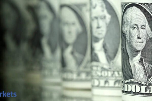 Dollar set for weekly slide as trade, shutdown concerns weigh