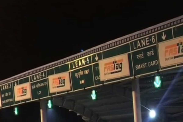 Govt Revises Toll Rules: Commuters without FASTag to pay lower fee if using UPI from this date Govt Revises Toll Rules: Commuters without FASTag to pay lower fee if using UPI from this date