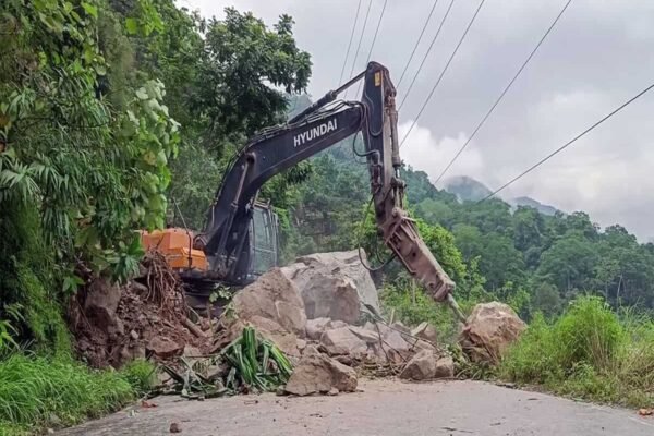 Heavy rain triggers landslides in Kalimpong, disrupts traffic on key routes