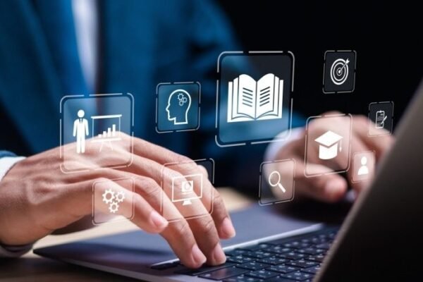 How Employee Training Software Improves Team Performance?