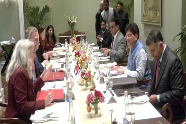 India, UK agree to fast-track new trade pact under CETA, aim to double trade by 2030