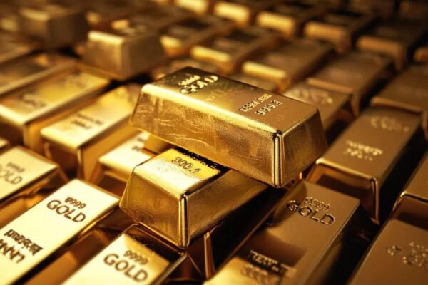 India revises up base import price of gold and vegetable oils