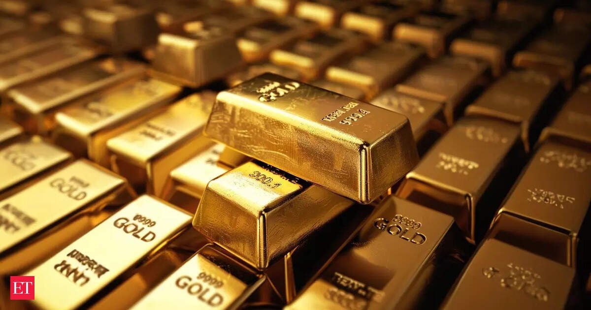 India revises up base import price of gold and vegetable oils