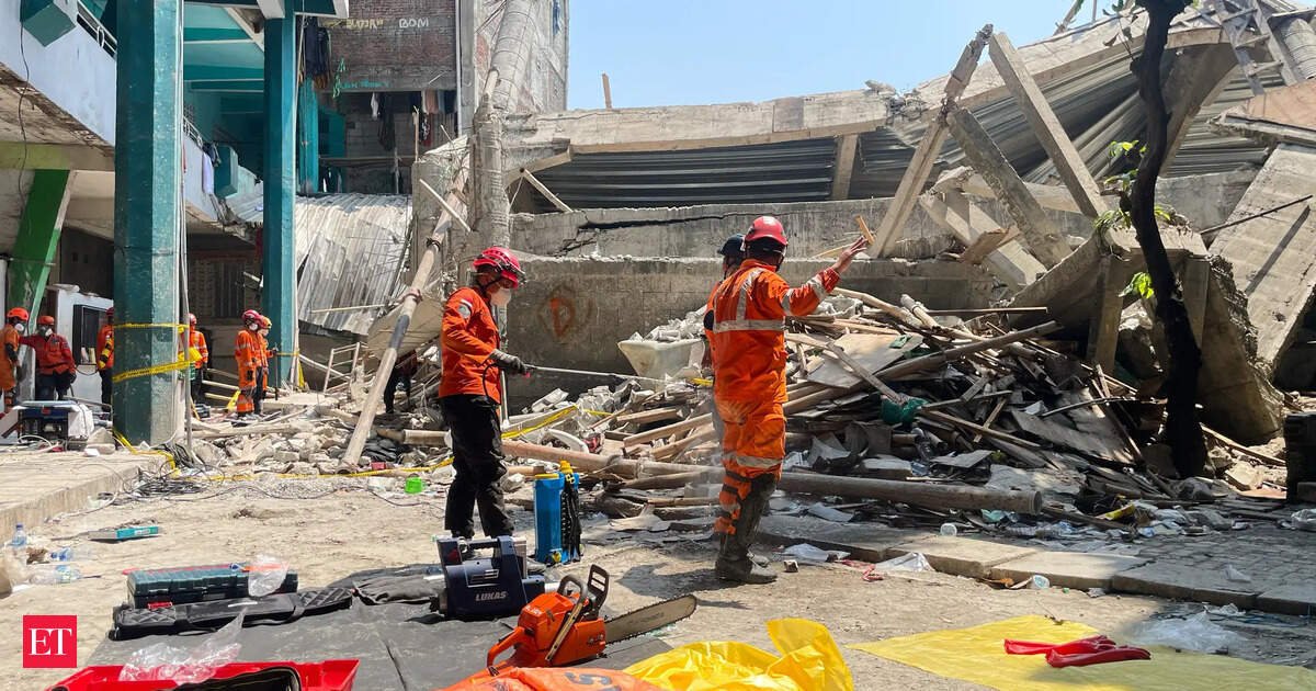 Indonesia school collapse death toll rises to 17, dozens still missing