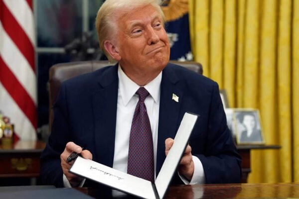 Judge extends order barring Trump administration from firing federal workers during shutdown