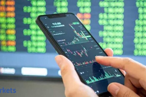 Market Trading Guide: Buy Cholamandalam Investment and CreditAccess on Monday for up to 10% potential gains