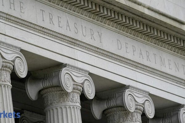 US yields tumble after Trump’s China tariff threats