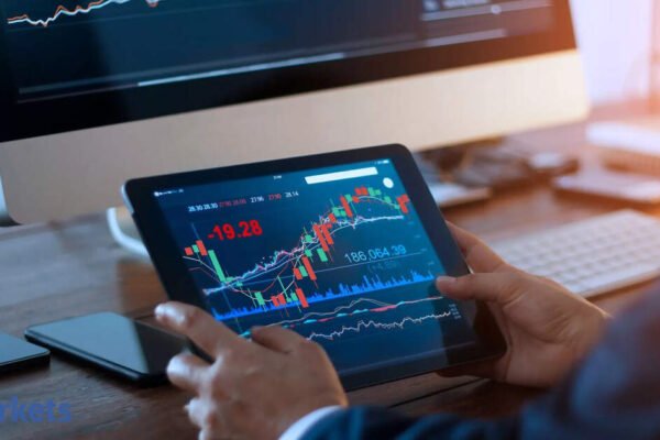 Berkshire Hathaway sold another  billion in stocks. What does it signal about current markets?